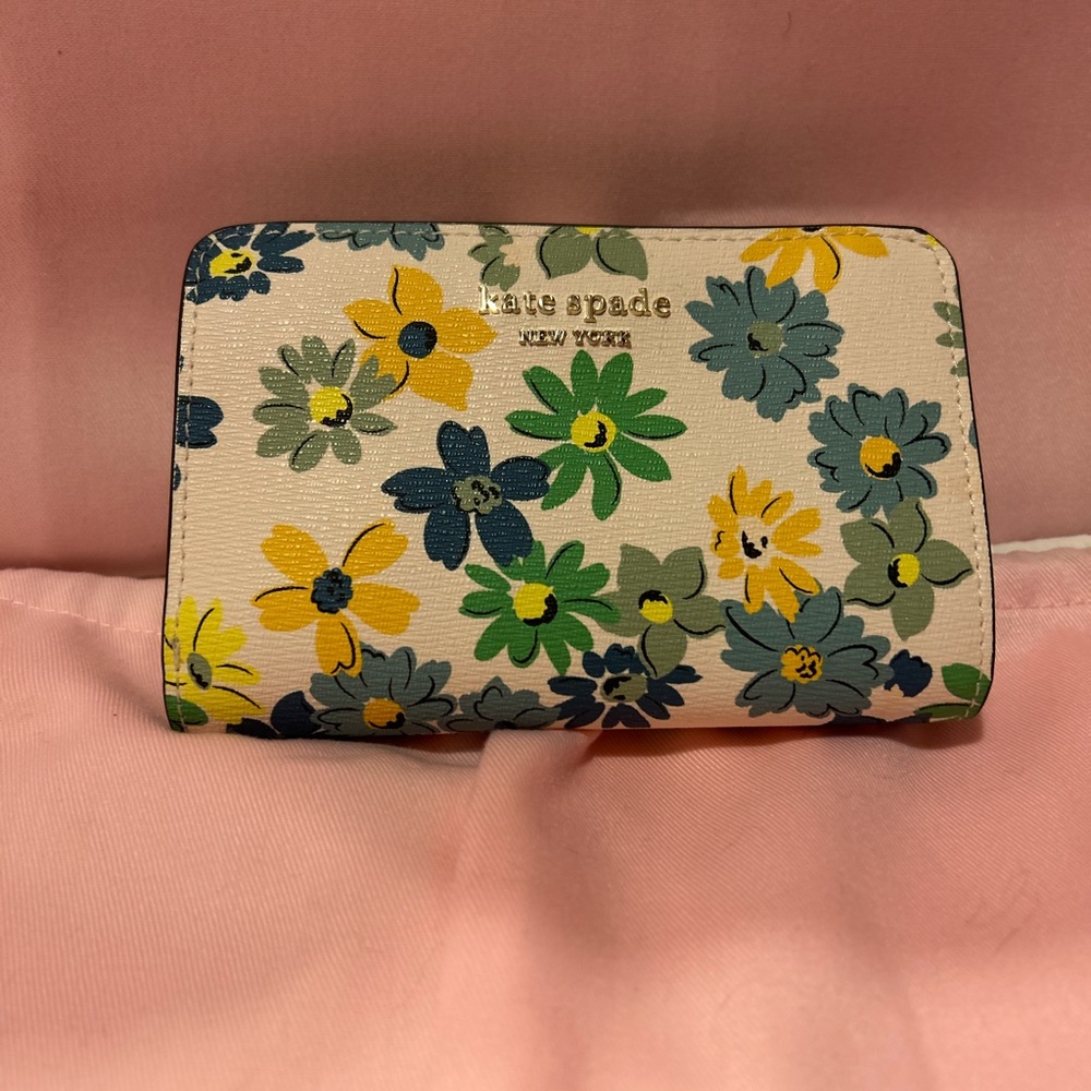 SPENCER FLORAL MEDLEY COMPACT WALLET